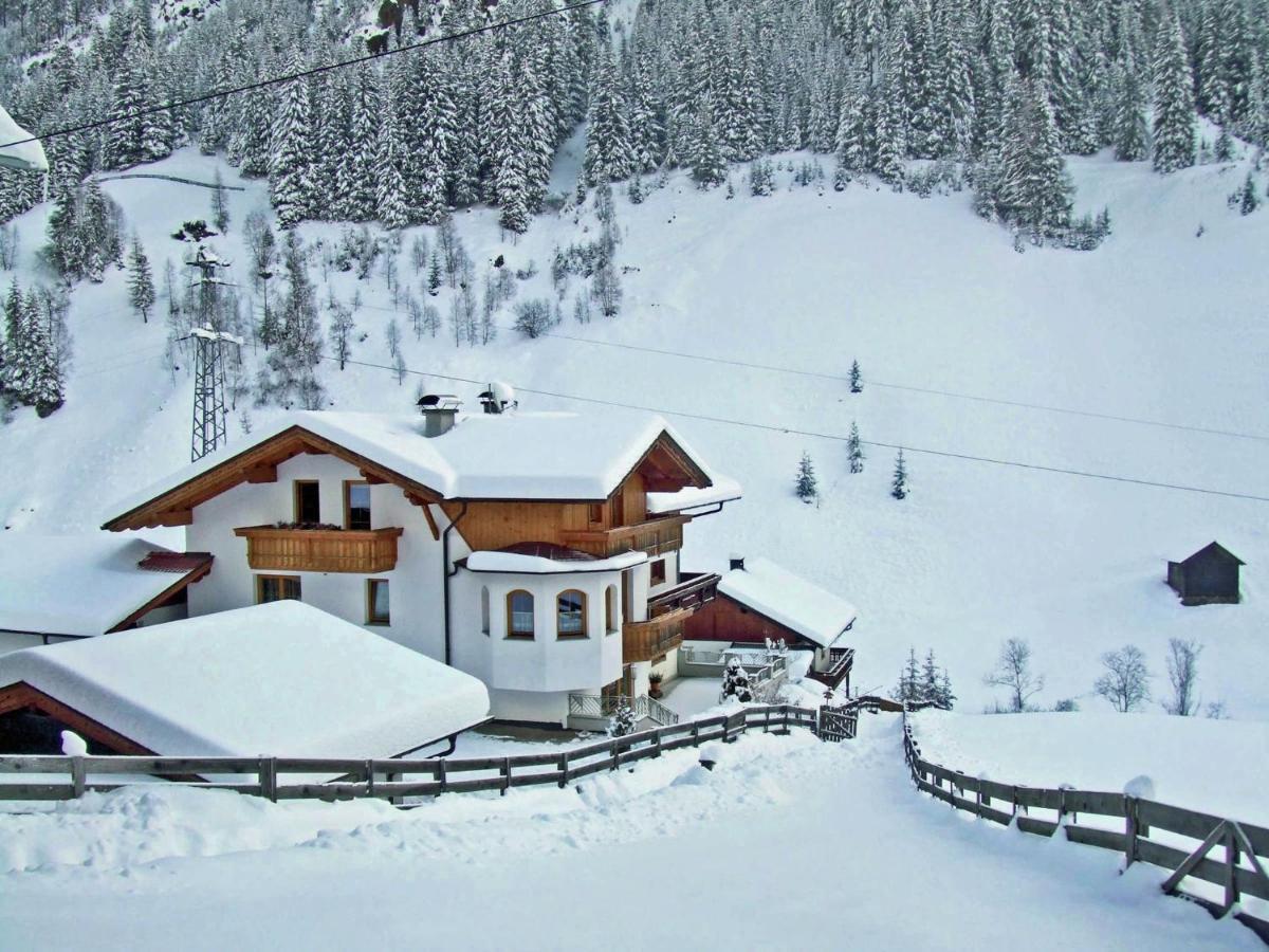 Home With A Wooden Decor And Full Of Atmosphere Außervillgraten Bagian luar foto