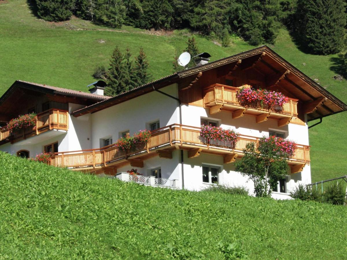 Home With A Wooden Decor And Full Of Atmosphere Außervillgraten Bagian luar foto