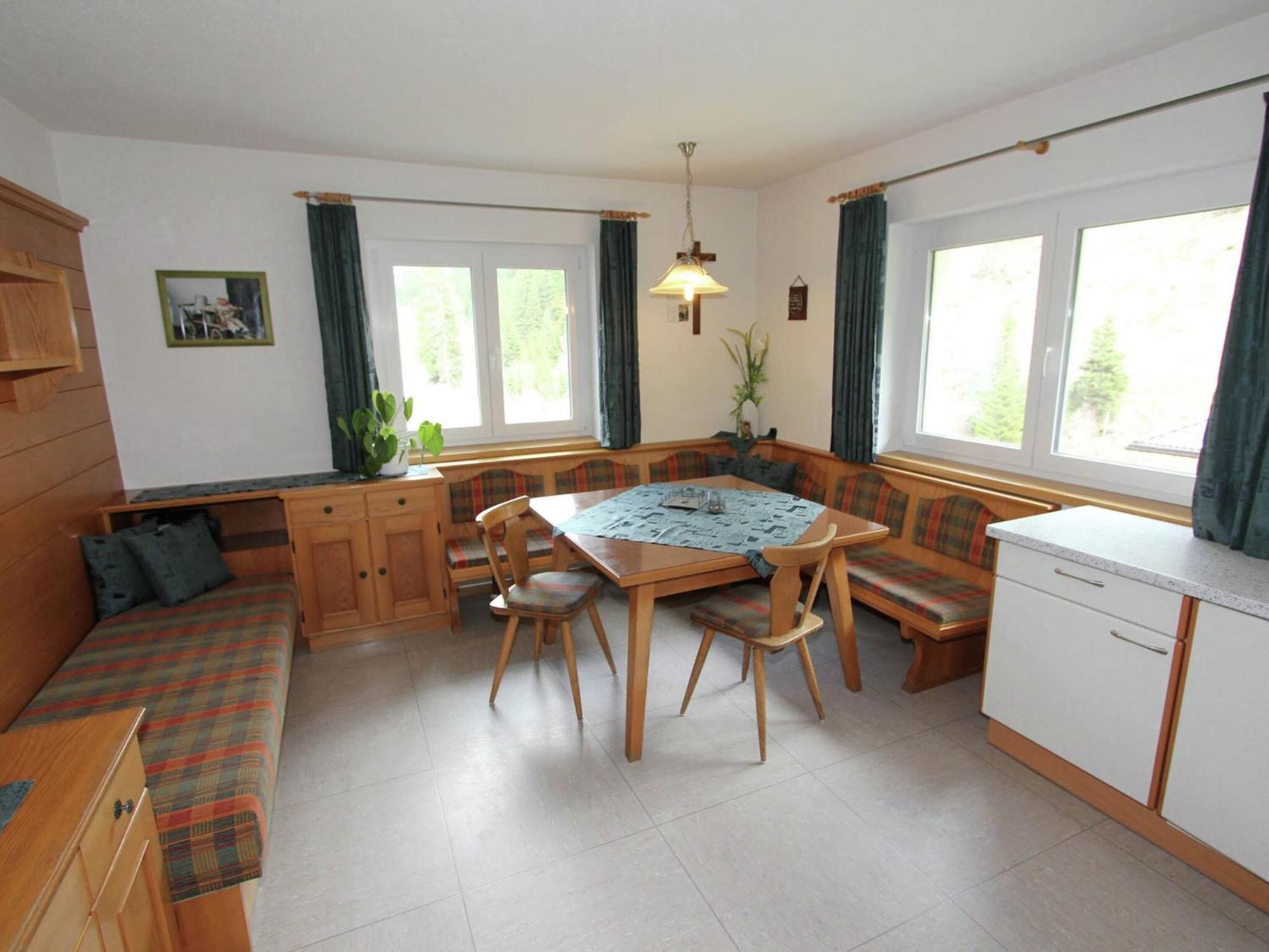 Home With A Wooden Decor And Full Of Atmosphere Außervillgraten Bagian luar foto