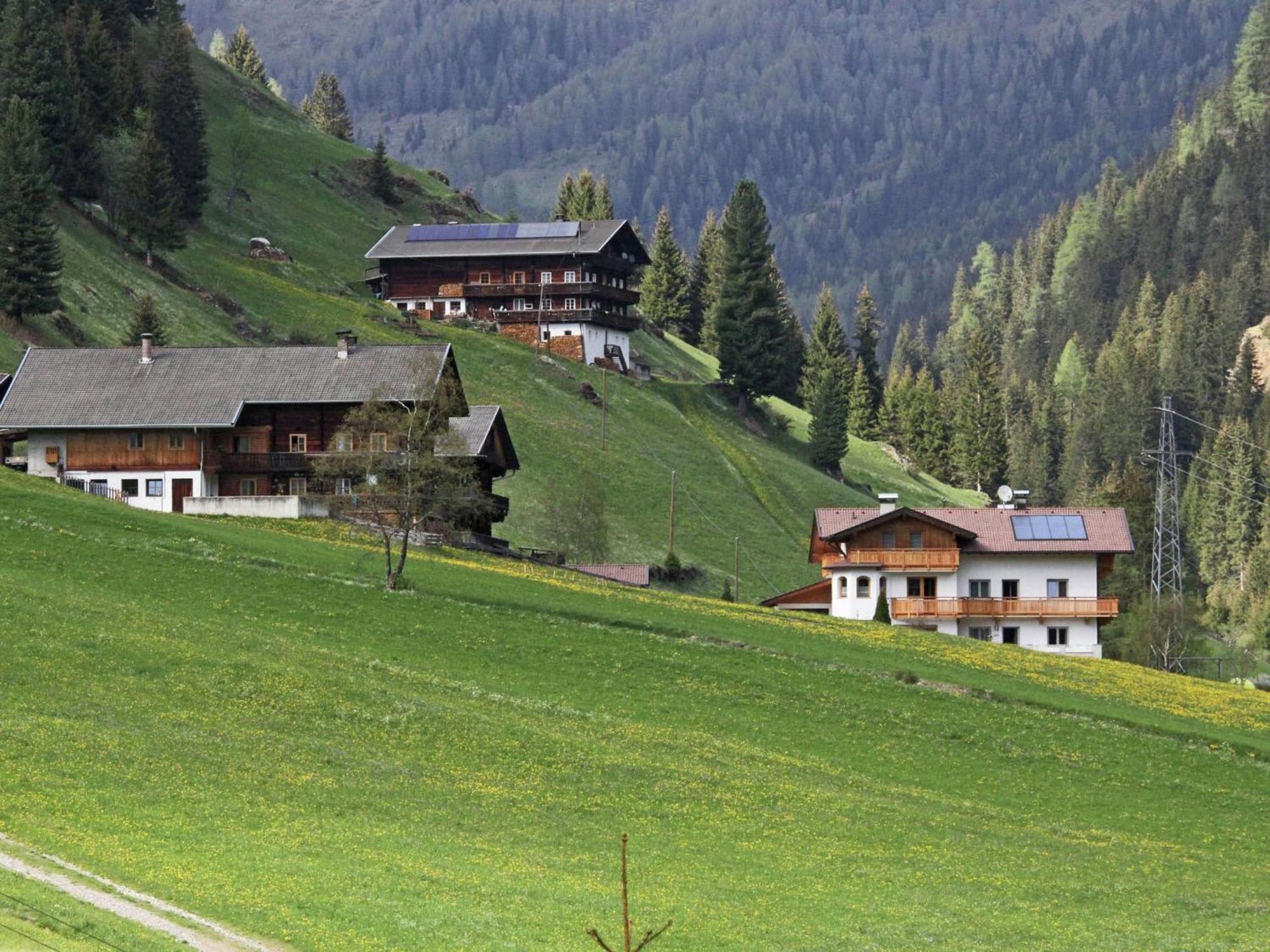 Home With A Wooden Decor And Full Of Atmosphere Außervillgraten Bagian luar foto