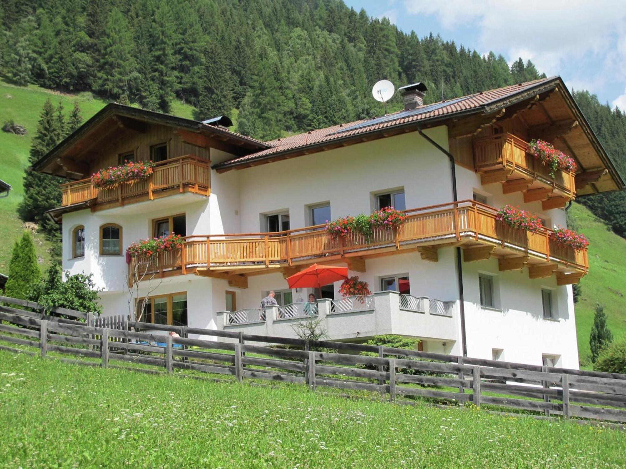 Home With A Wooden Decor And Full Of Atmosphere Außervillgraten Bagian luar foto